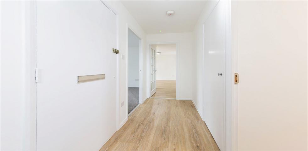 			1 Bedroom, 1 bath, 1 reception Flat			 Harrow Road, KENSAL GREEN